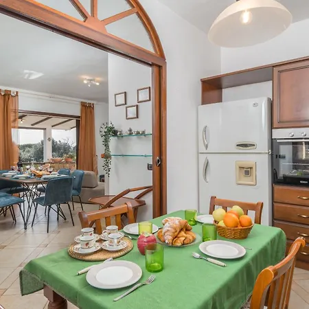 Chiara 2 Bedr, View, Parking, Garden, Grill